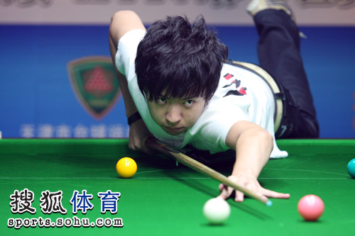 1年签下了 1年签下了